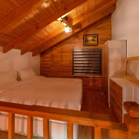 Koruwoodenhouse Alanya * גאזיפאשה
